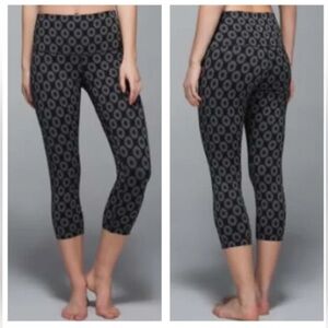 Lululemon Wunder Under Roll Down 21" Crop Circle Geo Slate Deep Coal 10